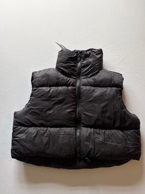NY Threads Black Cropped Puffer Vest Large New with tags